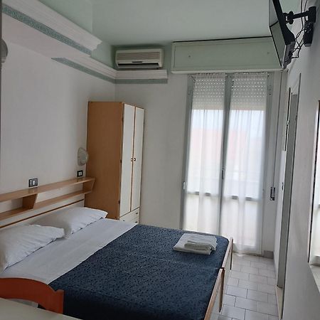 Hotel Augustus Gatteo a Mare Ngoại thất bức ảnh