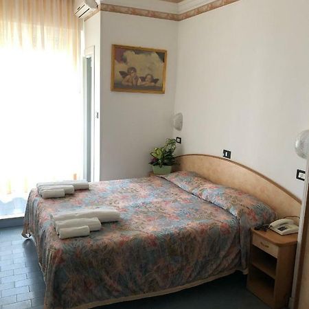 Hotel Augustus Gatteo a Mare Ngoại thất bức ảnh