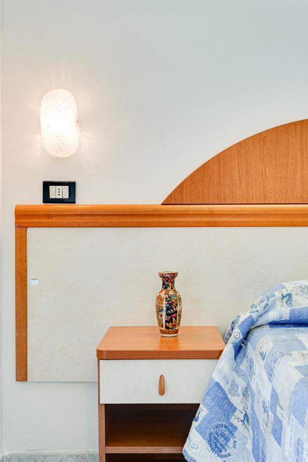 Hotel Augustus Gatteo a Mare Ngoại thất bức ảnh