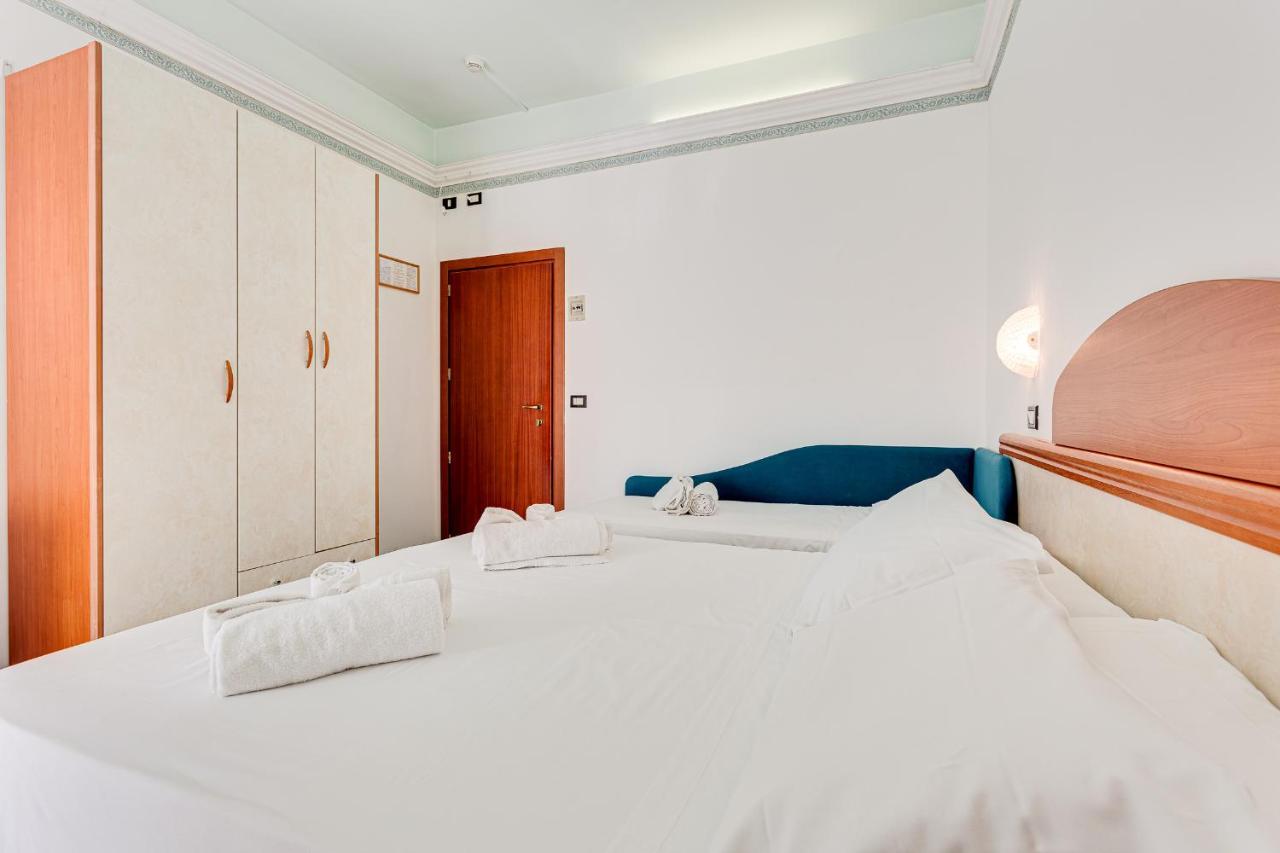Hotel Augustus Gatteo a Mare Ngoại thất bức ảnh