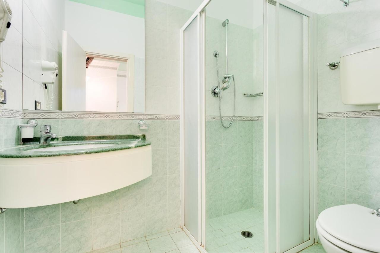 Hotel Augustus Gatteo a Mare Ngoại thất bức ảnh
