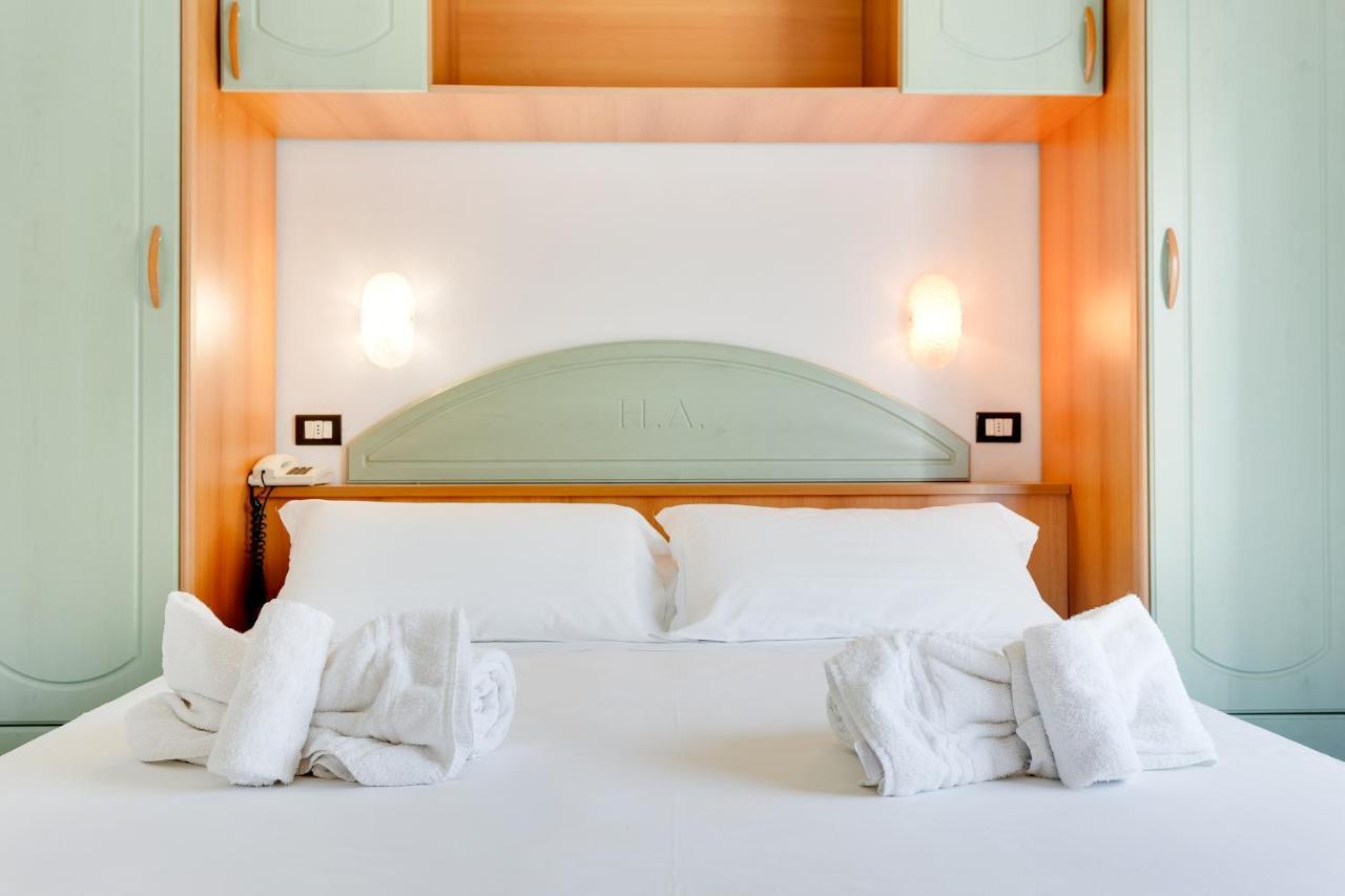 Hotel Augustus Gatteo a Mare Ngoại thất bức ảnh