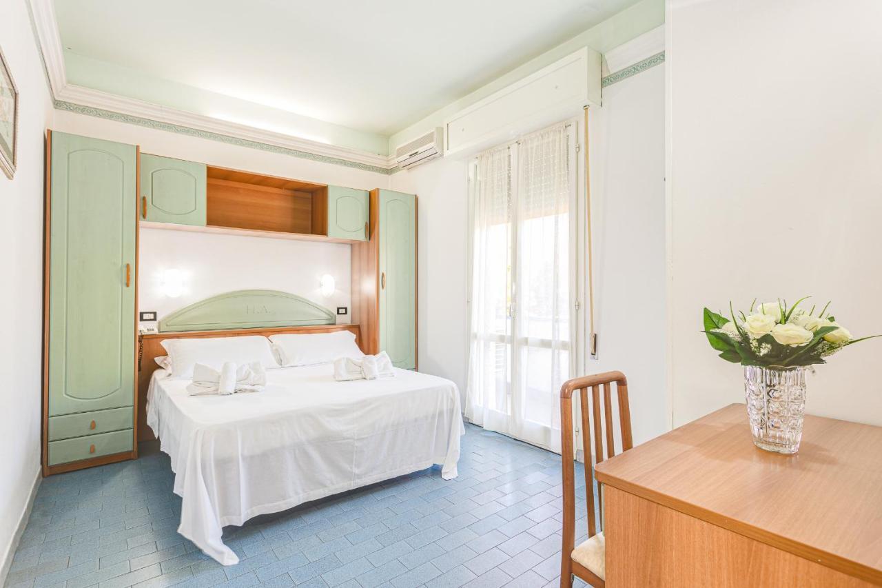 Hotel Augustus Gatteo a Mare Ngoại thất bức ảnh