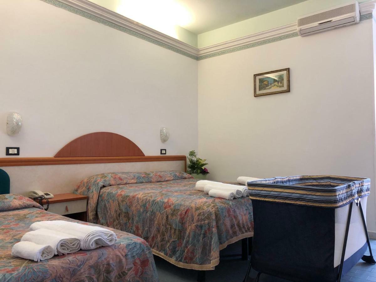 Hotel Augustus Gatteo a Mare Ngoại thất bức ảnh