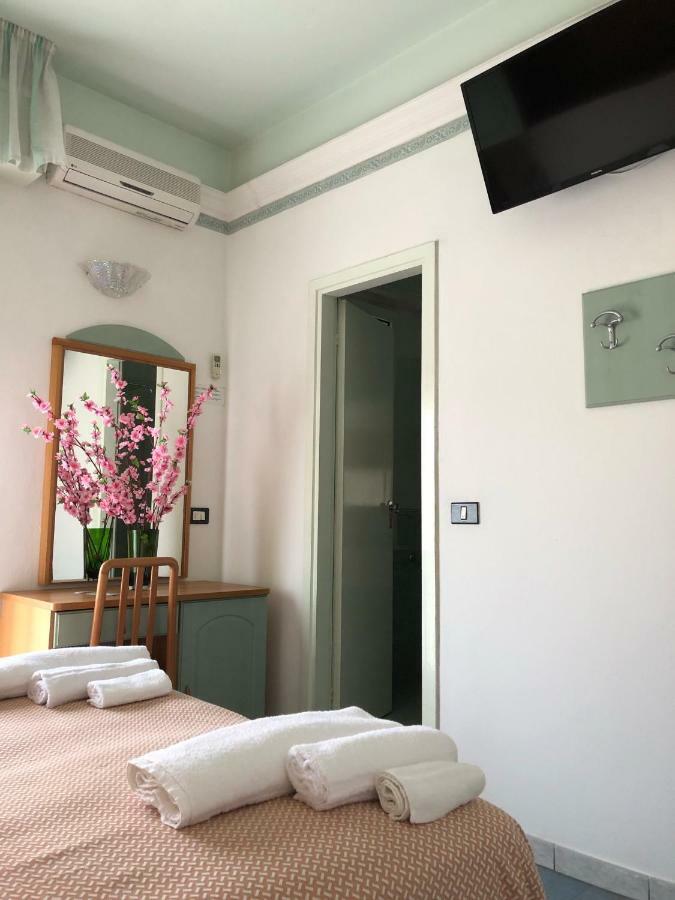 Hotel Augustus Gatteo a Mare Ngoại thất bức ảnh